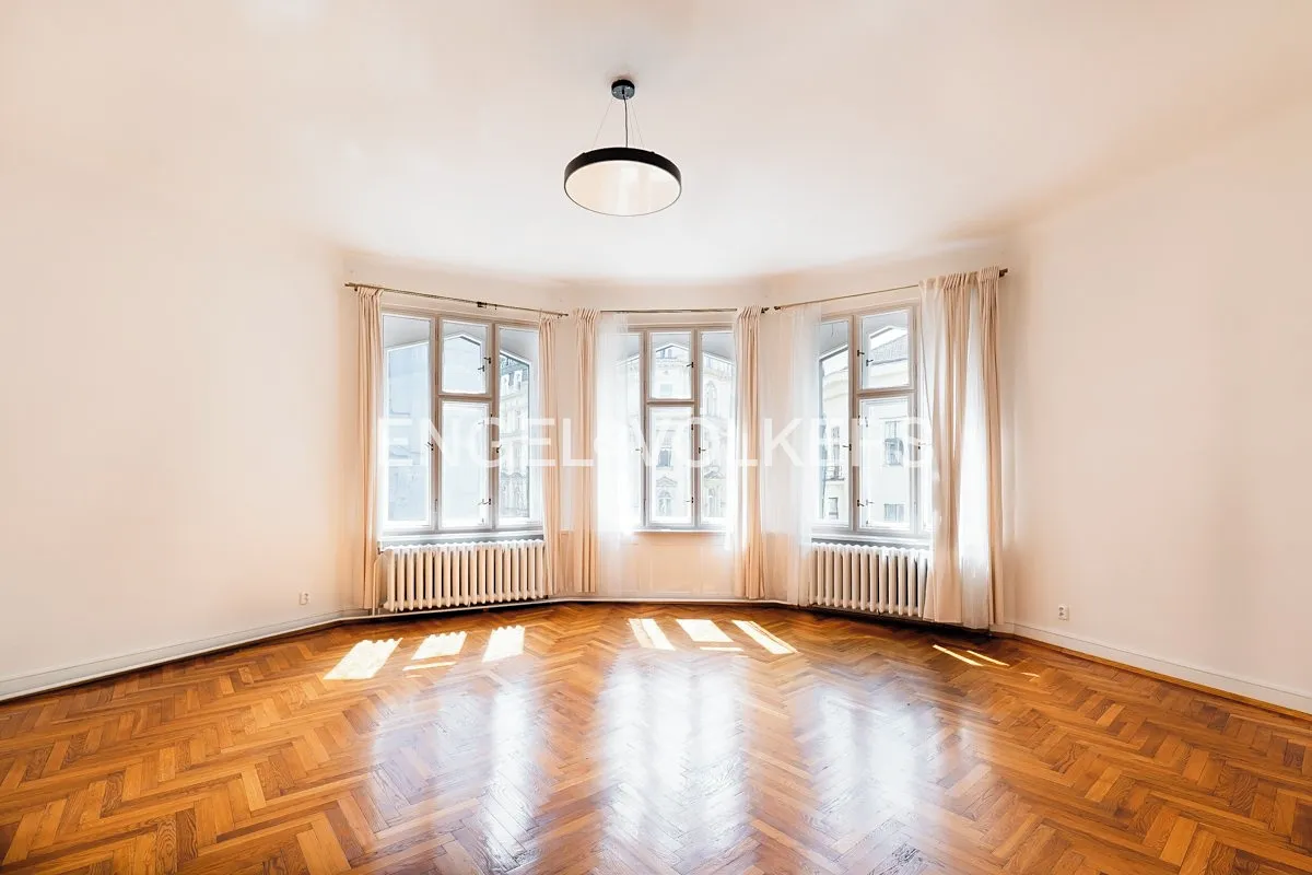 Pronájem kanceláře 92 m²